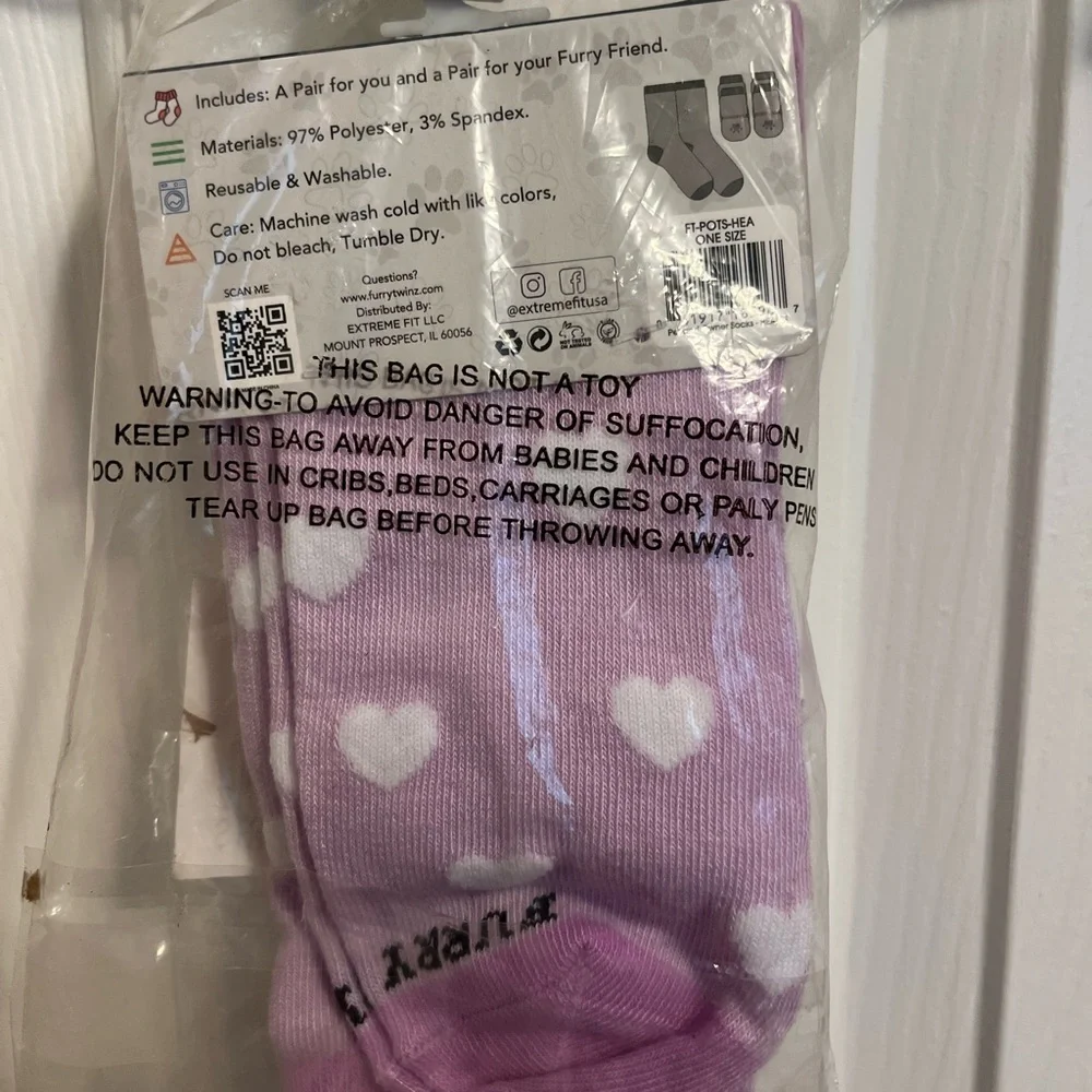 💛 NWT Furry Twinz Matching Pet and Owner Purple Heart Socks